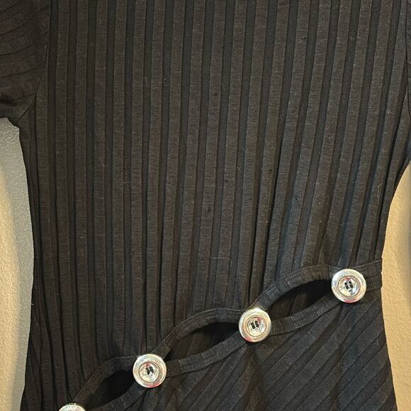 As is RTR SZ small
Simon Miller
Simm Dress Black/Silver Long Sleeve Cut Out Maxi - Picture 7 of 10